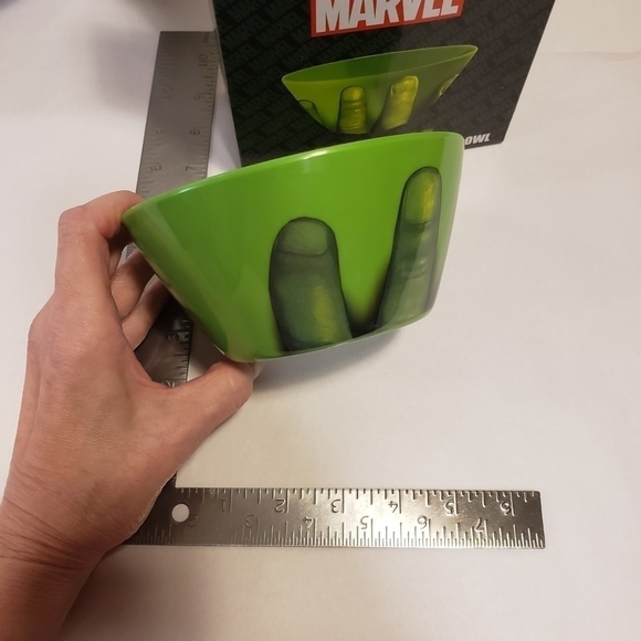 Marvel Incredible Hulk Hand Cereal Bowl Loot Crate Exclusive #55750 Melamine 6" - Picture 2 of 7